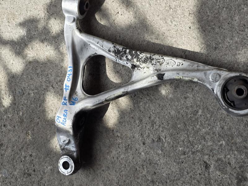 2008-2011 Right Front Lower Control Arm Hyundai Azera