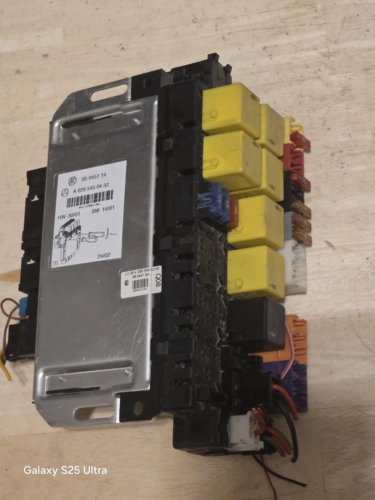 00-06 Mercedes S350 S500 CL500 CL600 W220 Front Left SAM Relay Fuse Box Oem A0345459432