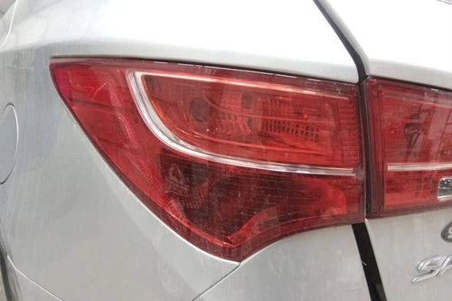 13 14 15 16 Hyundai Santa Fe Driver LH Quarter Mounted Tail Light Lamp OEM