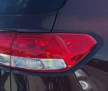 2016-2018 Kia Sorento RH Passenger Quarter Panel Mounted Tail Light Lamp OEM