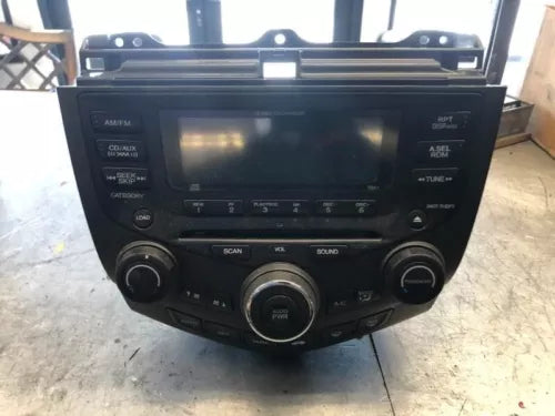 2004-2007 Honda Accord Radio AM FM Climate Control Temperature Panel OEM