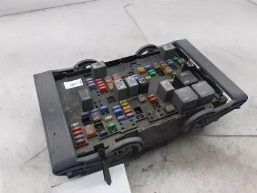 2010-2013 Chevy Silverado 1500 4.8L 5.3L 6.2L Engine Fuse Box Assembly OEM