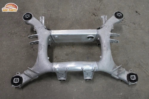 2017 - 2022 BMW M550i 540i 530i G30 REAR SUBFRAME CROSSMEMBER CROSS MEMBER OEM