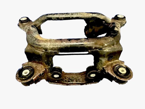 00-06 BMW E46 330 328 325 323 REAR SUBFRAME AXLE CARRIER 6770865 OEM