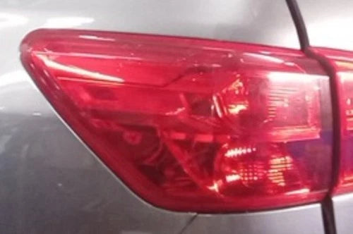2017-2020 Nissan Pathfinder LH Driver Quarter Panel Mounted Tail Light Lamp OEM