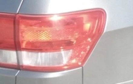 11-13 Jeep Grand Cherokee Right Passenger Quarter Mounted Tail Light Lamp OEM