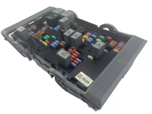 10-13 Chevy Silverado GMC Sierra Fuse Box Relay Junction Block 22798215 OEM AWA