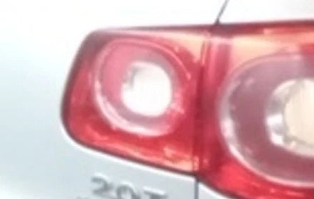2009-2011 09 10 11 Volkswagen Tiguan Passenger RH Lid Mounted Tail Lamp OEM