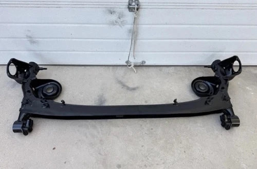 1998-2003 TOYOTA SIENNA SUSPENSION SUBFRAME 2WD & 4WD Genuine OEM