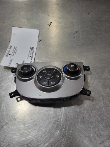 010-2012 Hyundai Santa Fe A/C Heater Control Assembly OEM