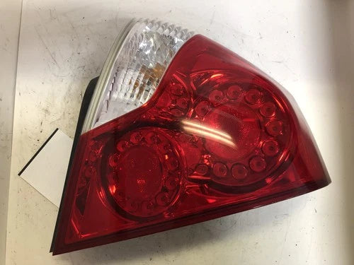 06-07 Infiniti M35 RH Passenger Tail Light Lamp Quarter Mounted OEM OEM