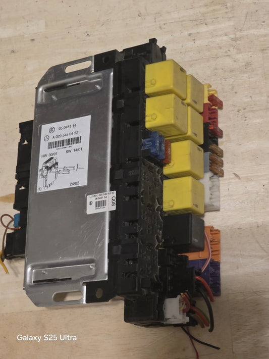 00-06 Mercedes S350 S500 CL500 CL600 W220 Front Left SAM Relay Fuse Box Oem  A0345459432