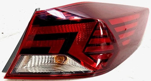 2019-2020 Hyundai Elantra Passenger RH Tail Light Quarter Mount Incandescent OEM