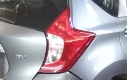 14 15 16 17 18 19 Nissan Versa Passenger RH Quarter Mounted Tail Lamp OEM