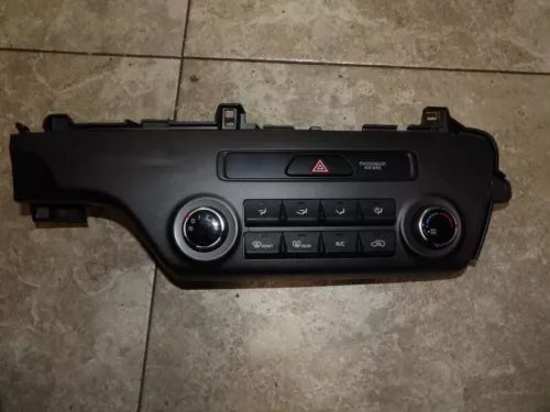017-2019 Kia Sportage AC Heater Temp Climate Control w/o AT  OEM
