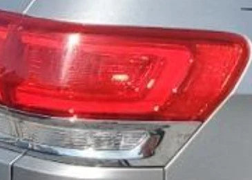 2014-2021 Jeep Grand Cherokee RH Passenger Quarter Panel Mounted Tail Light