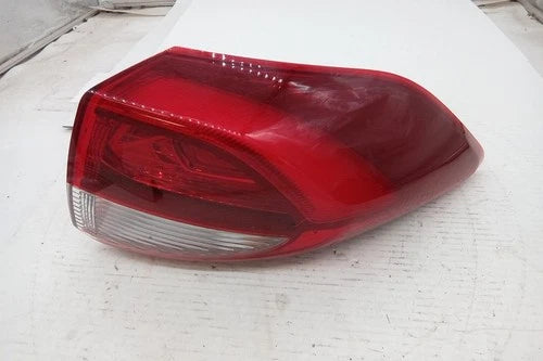 2016 Hyundai Tucson Passenger RH Tail Lamp Quarter Panel Mounted OEM