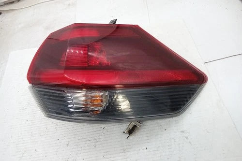 2019 Nissan Rogue Passenger RH Tail Lamp Quarter Panel Mounted OEM