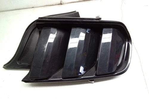 16 2016 Ford Mustang Passenger RH Tail Light Lamp OEM