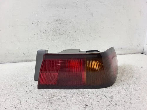 1997-1999 Toyota Camry Quarter Mount Passenger RH Tail Light Lamp OEM OEM
