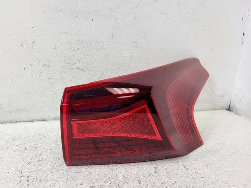 2020 Hyundai Santa Fe Quarter Mount Passenger RH Tail Light Lamp OEM OEM