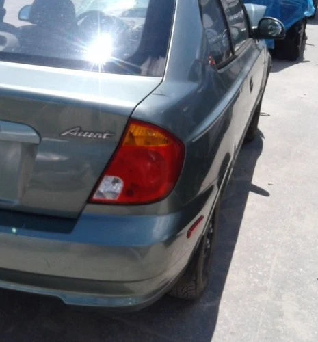 03 04 05 06 Hyundai Accent Right Passenger Quarter Mounted Tail Light OEM OEM