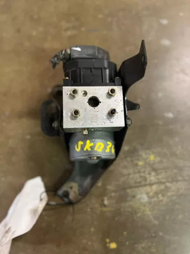 Nissan Frontier 1998-2000  Anti-Lock Brake Pump ABS 4x4 OEM