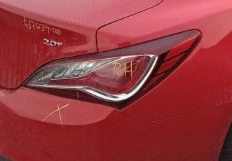 2014 Hyundai Genesis Passenger Side Tail Light Assembly OEM